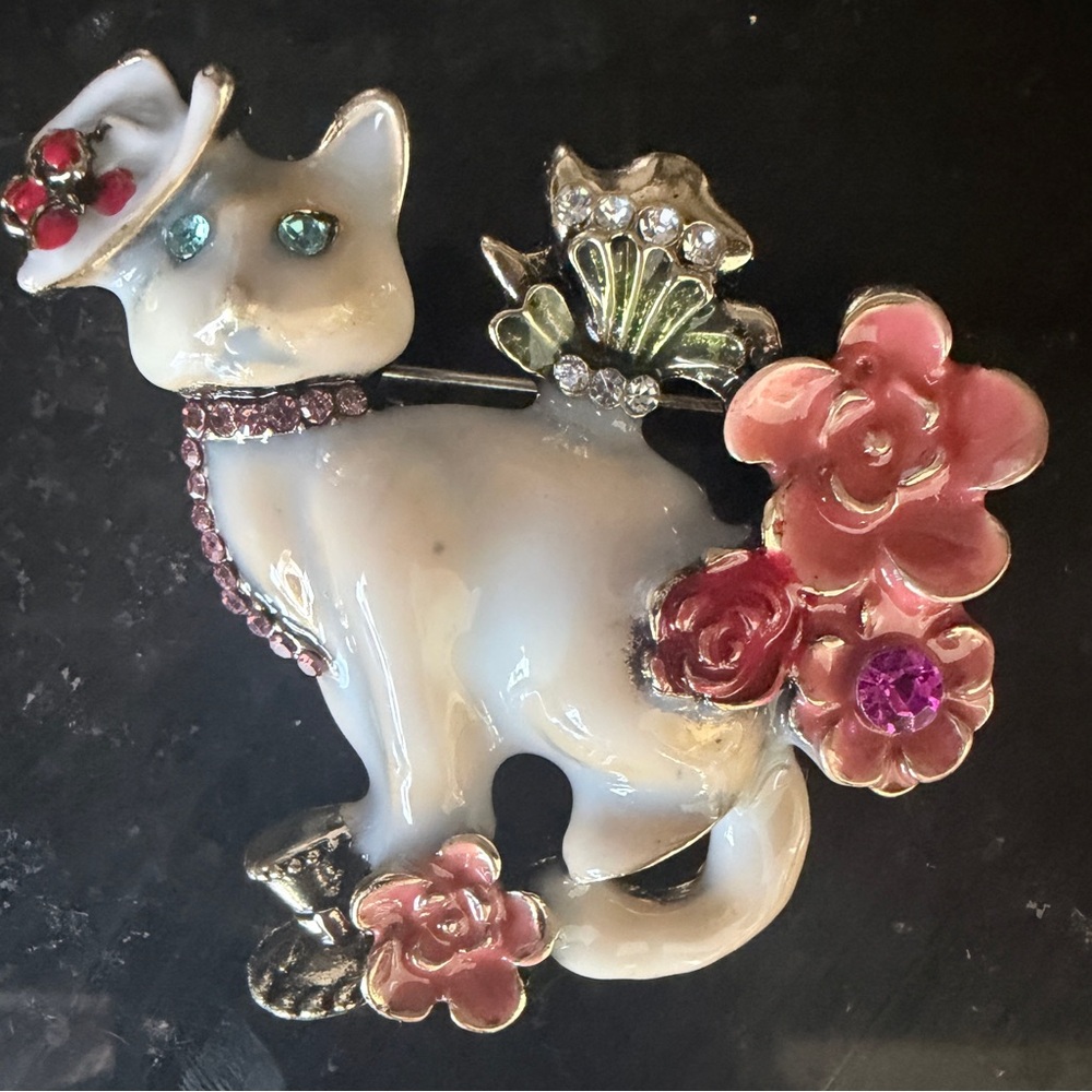 Elegant White Cat Brooch with Pink Floral Accents